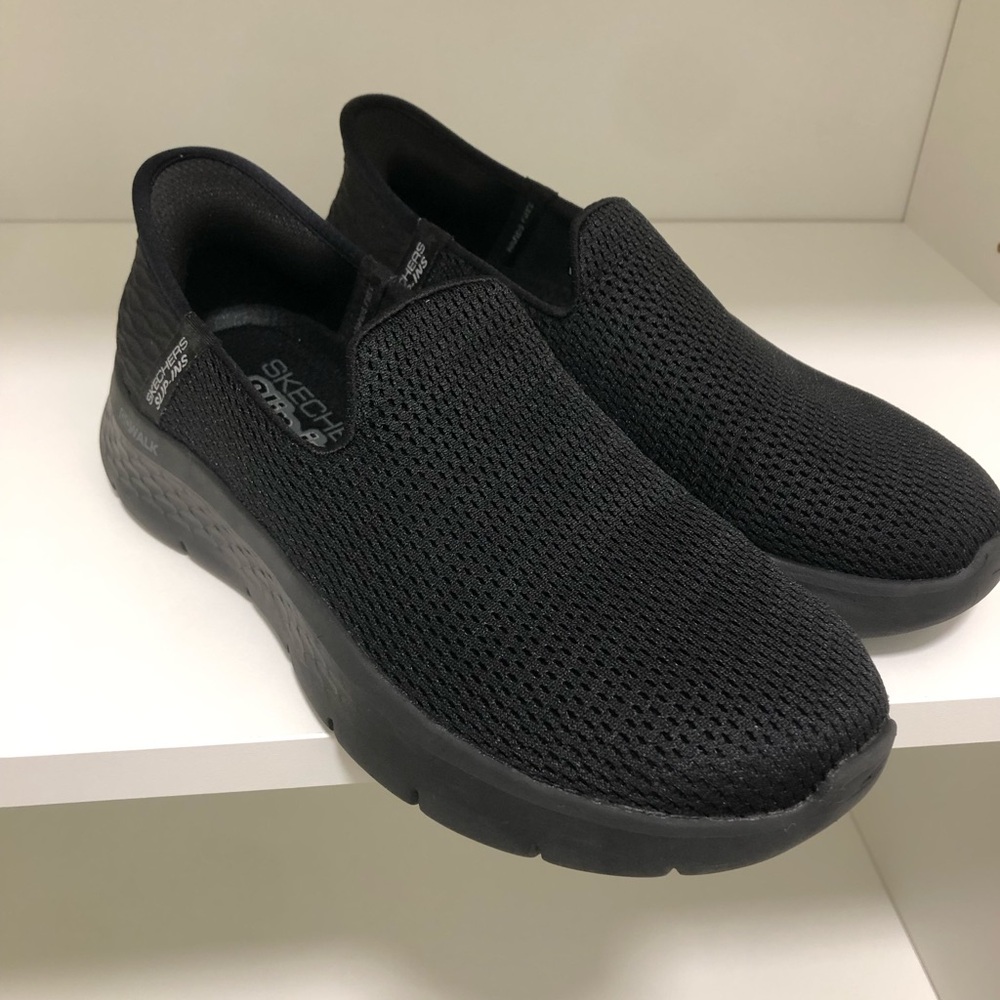 BRAND NEW Sketchers Go Walk